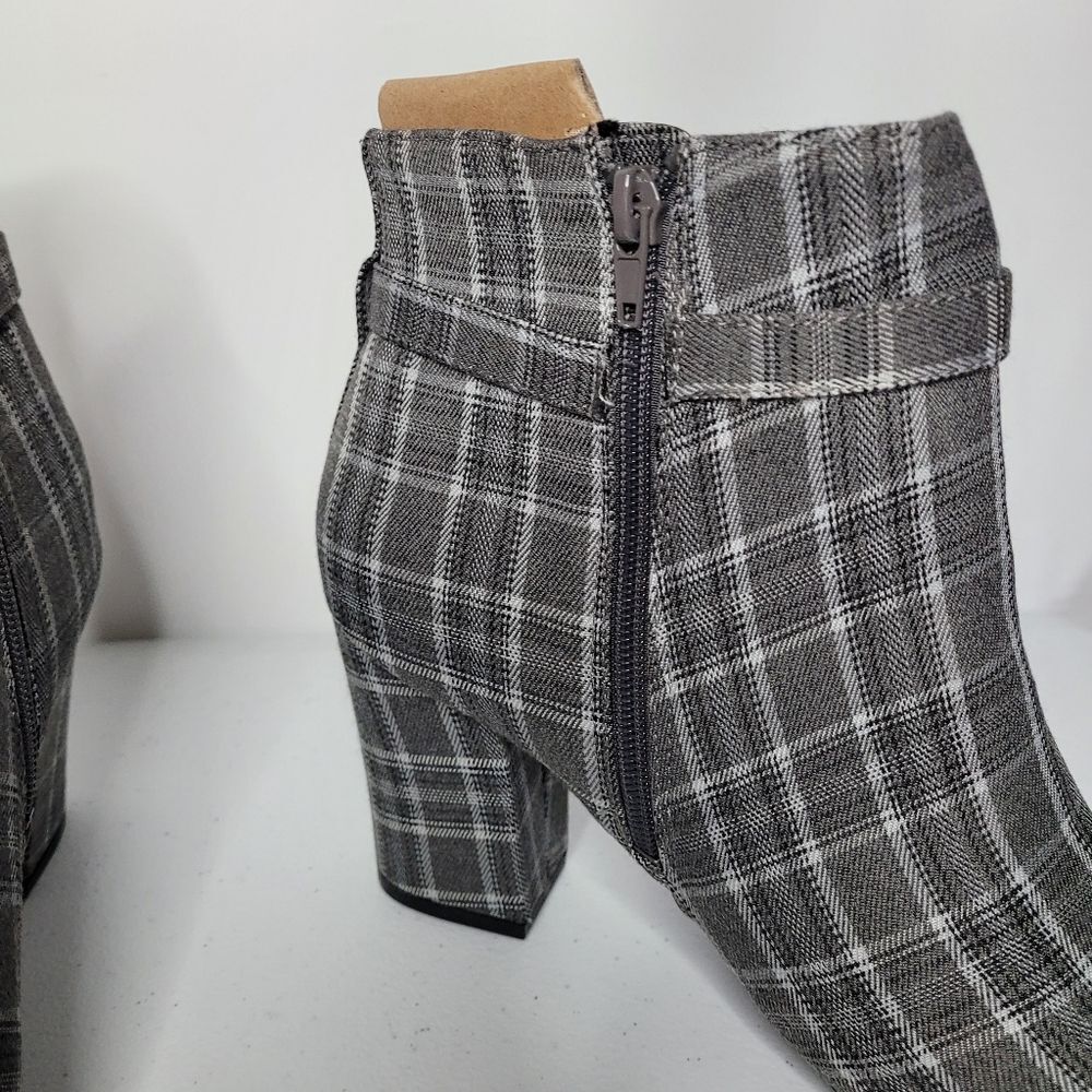 Journee Collection Sarah Grey Plaid Ankle Booties - Picture 6 of 6